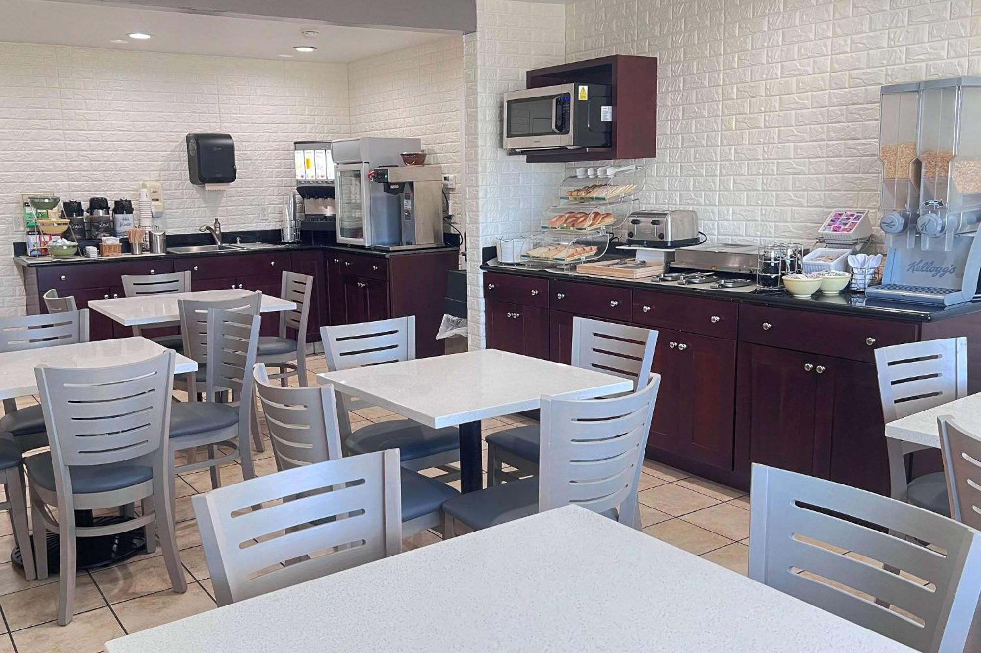 Ramada Bayside Inn & Suites Eureka Extérieur photo