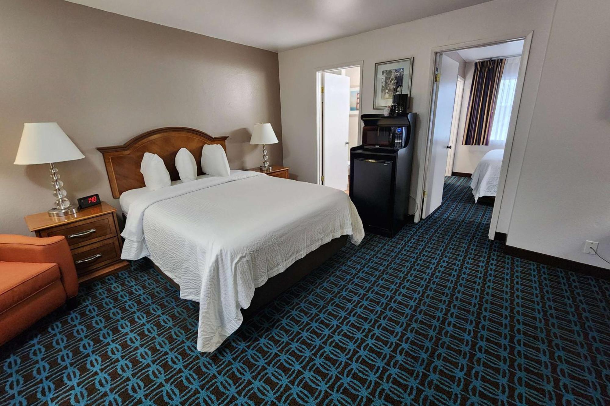 Ramada Bayside Inn & Suites Eureka Extérieur photo