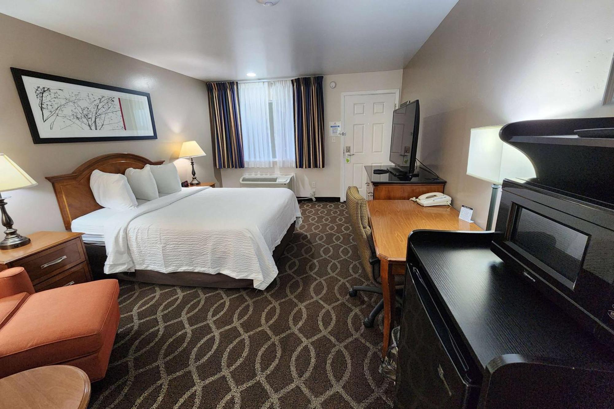 Ramada Bayside Inn & Suites Eureka Extérieur photo