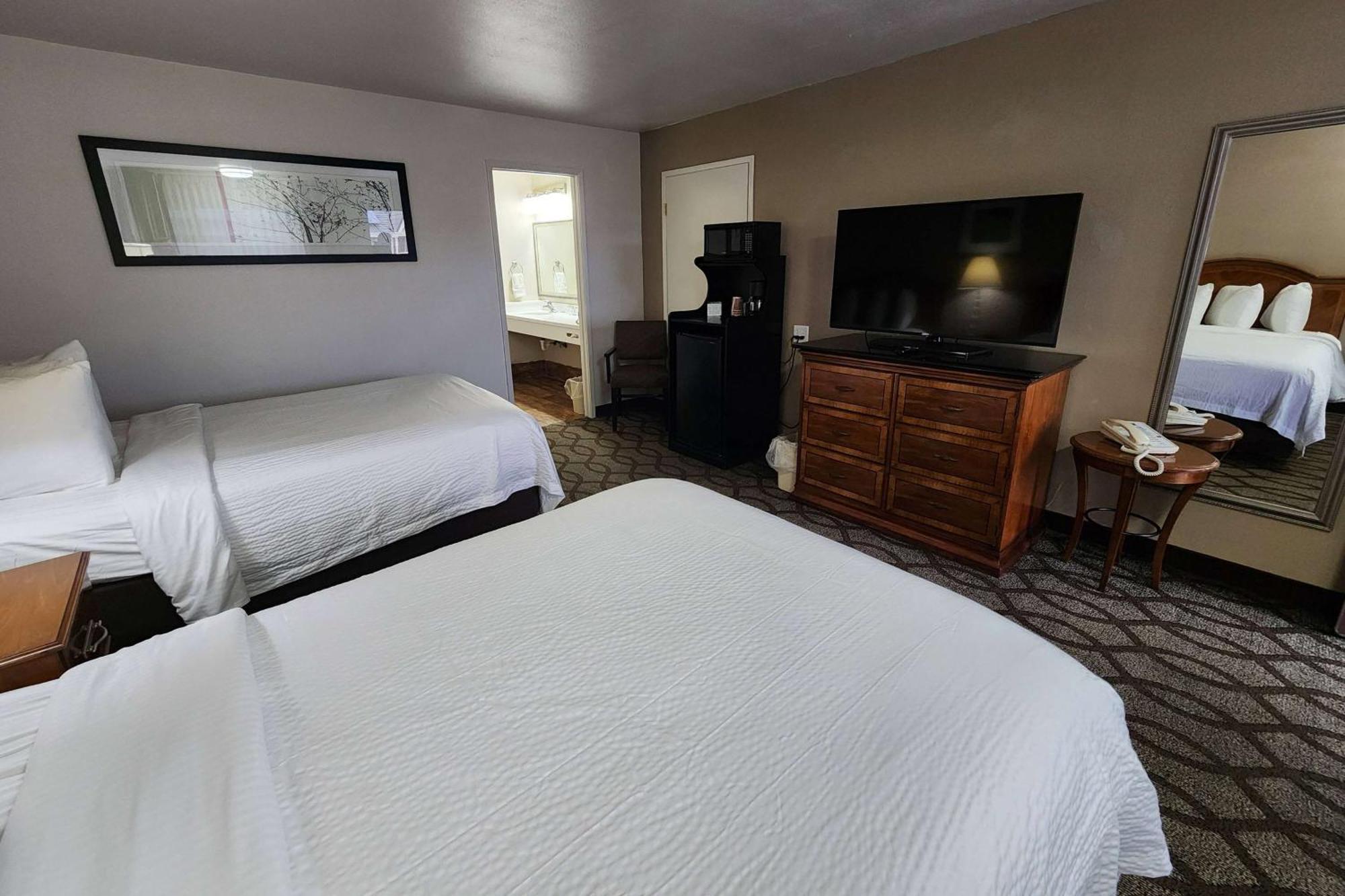 Ramada Bayside Inn & Suites Eureka Extérieur photo
