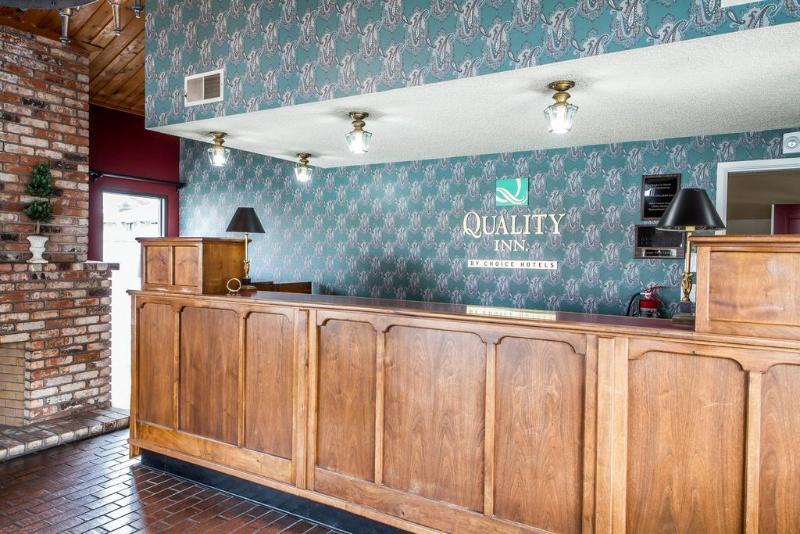 Ramada Bayside Inn & Suites Eureka Extérieur photo