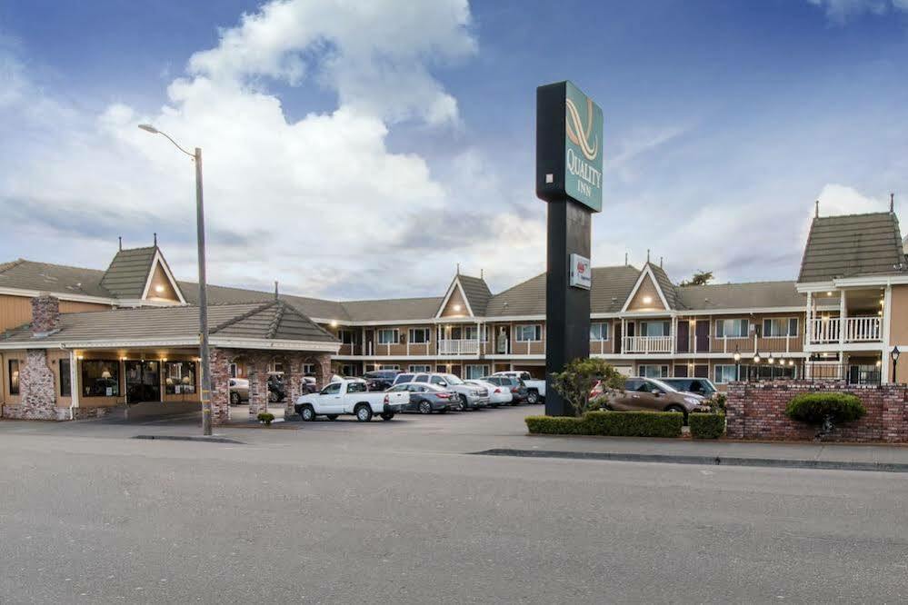 Ramada Bayside Inn & Suites Eureka Extérieur photo